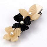 PEARL DE FLORA (DUCK HAIR CLIP, THREE FLOWERS, CREAM AND BLACK) - QKiddo.com